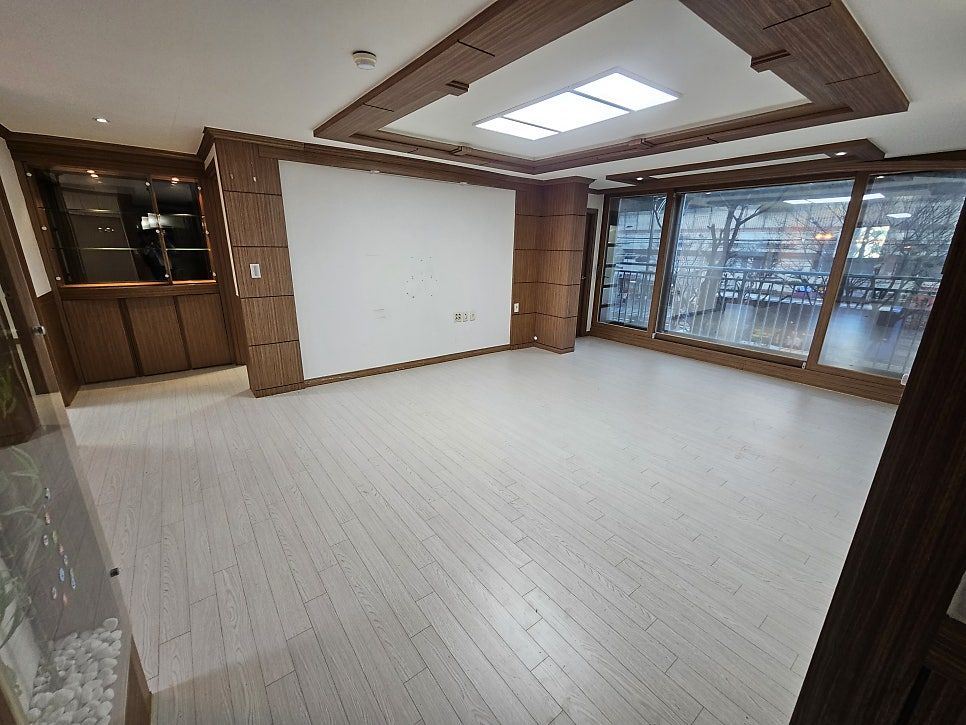 보라매 경남아너스빌 32평 미니멀 화이트 공사 전 1